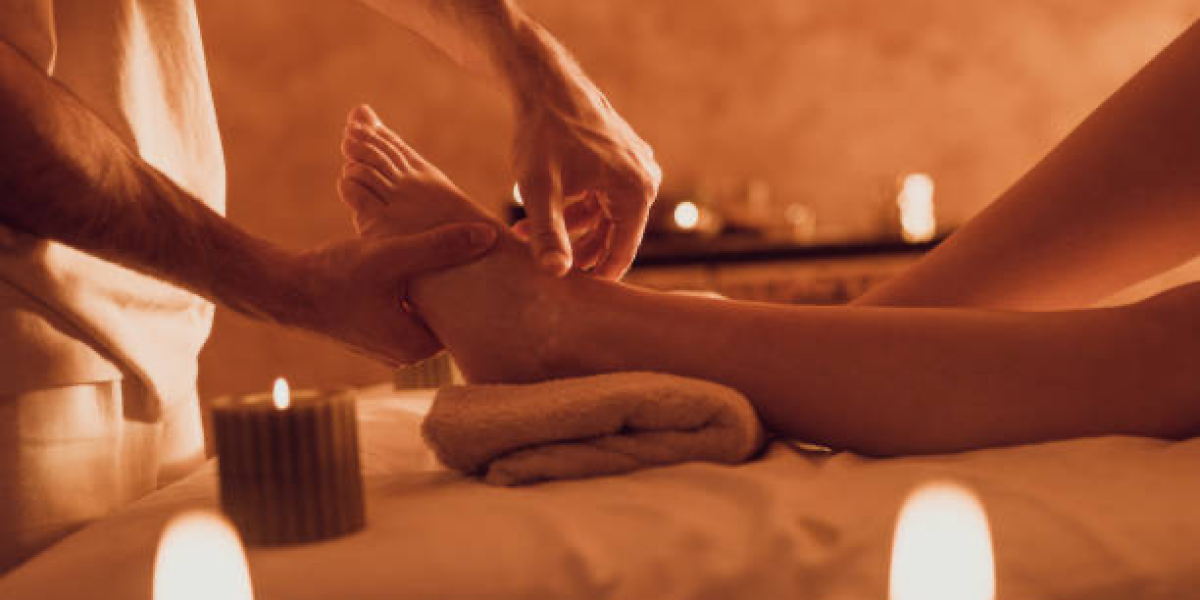 Foot massage in Richmond Hill 